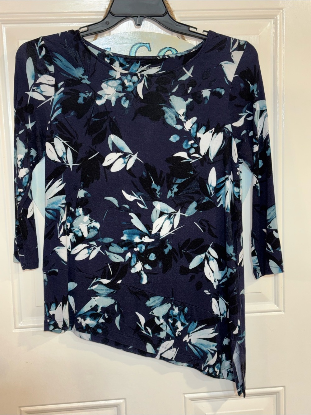 croft & barrow Navy Floral Asymmetrical Hem Top